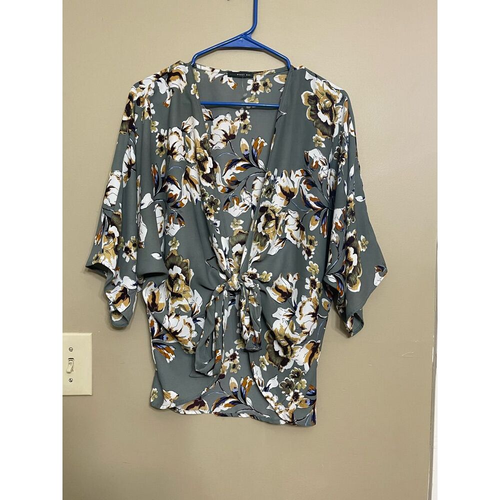 West Kei Women’s Green Floral Tie Front Kimono Small